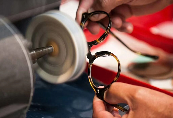 During Sales Eyewear Service